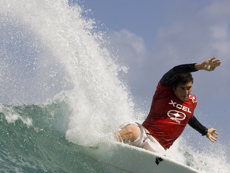 Joel Centeio Surfing Xcel Pro Hawaii 2007 Day 1.